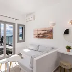 Enalion White * Oia (Santorini)