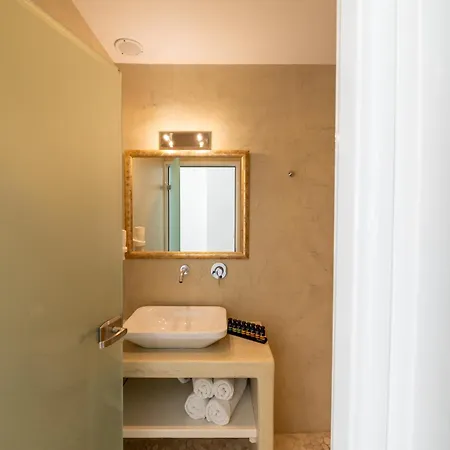 Enalion White Appartement Oia (Santorini)