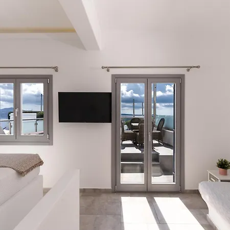 Enalion White Apartment