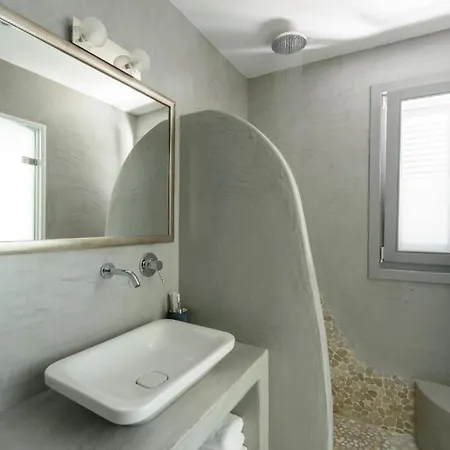 Enalion White Oia