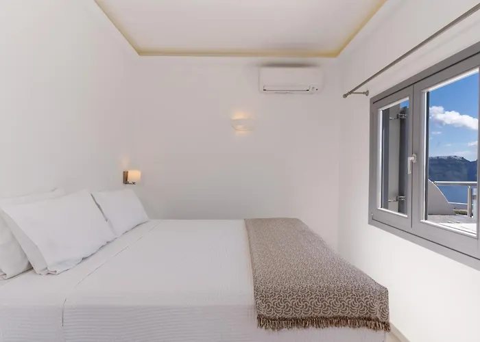 Enalion White Apartament Oia