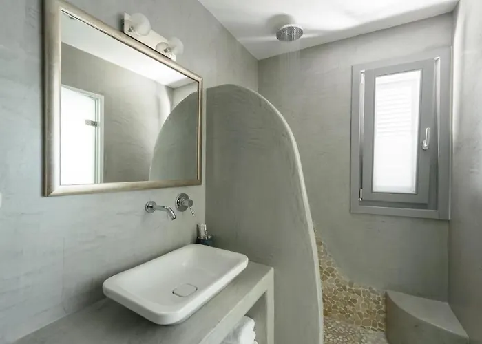 Enalion White Oia (Santorini)